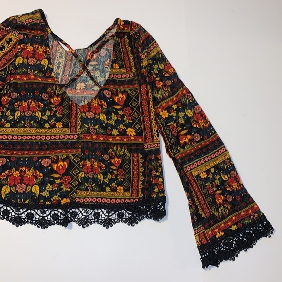 H&M Coachella Multicoloured Boho Bell Sleeved Floral Crop Top - Women’s Size 6 - Picture 5 of 7